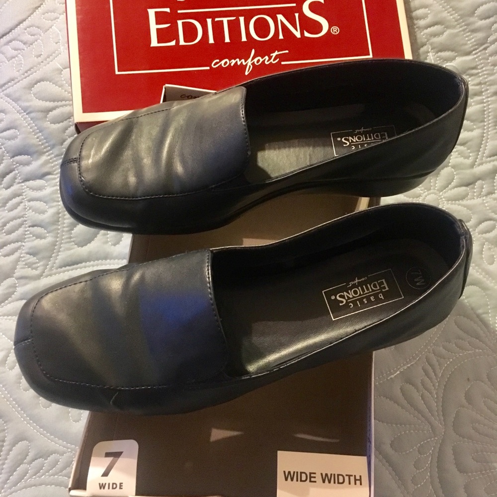 Navy casual leather Shoes $⤵️.